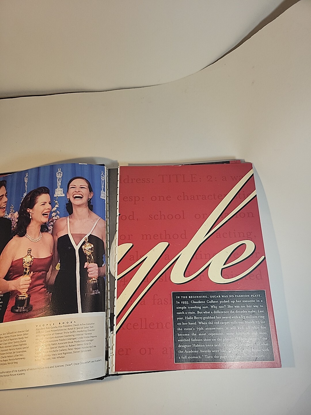People – Seventy-Five Years of Oscar Style by People Magazine Editors (2003,…