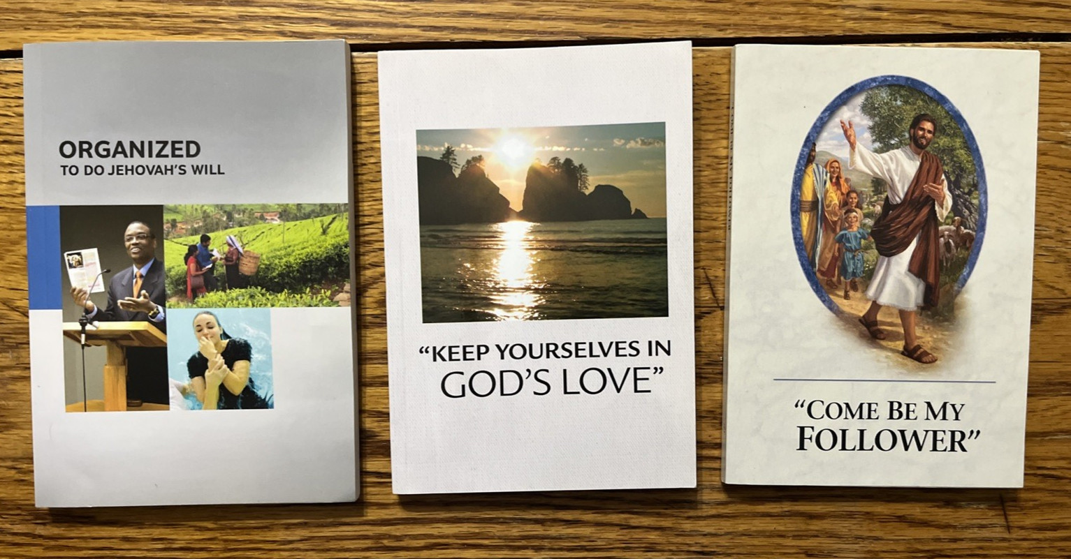 Lot of 11 Jehovah’s Witnesses Books, God’s Love, Draw Close to Jehovah’s Day