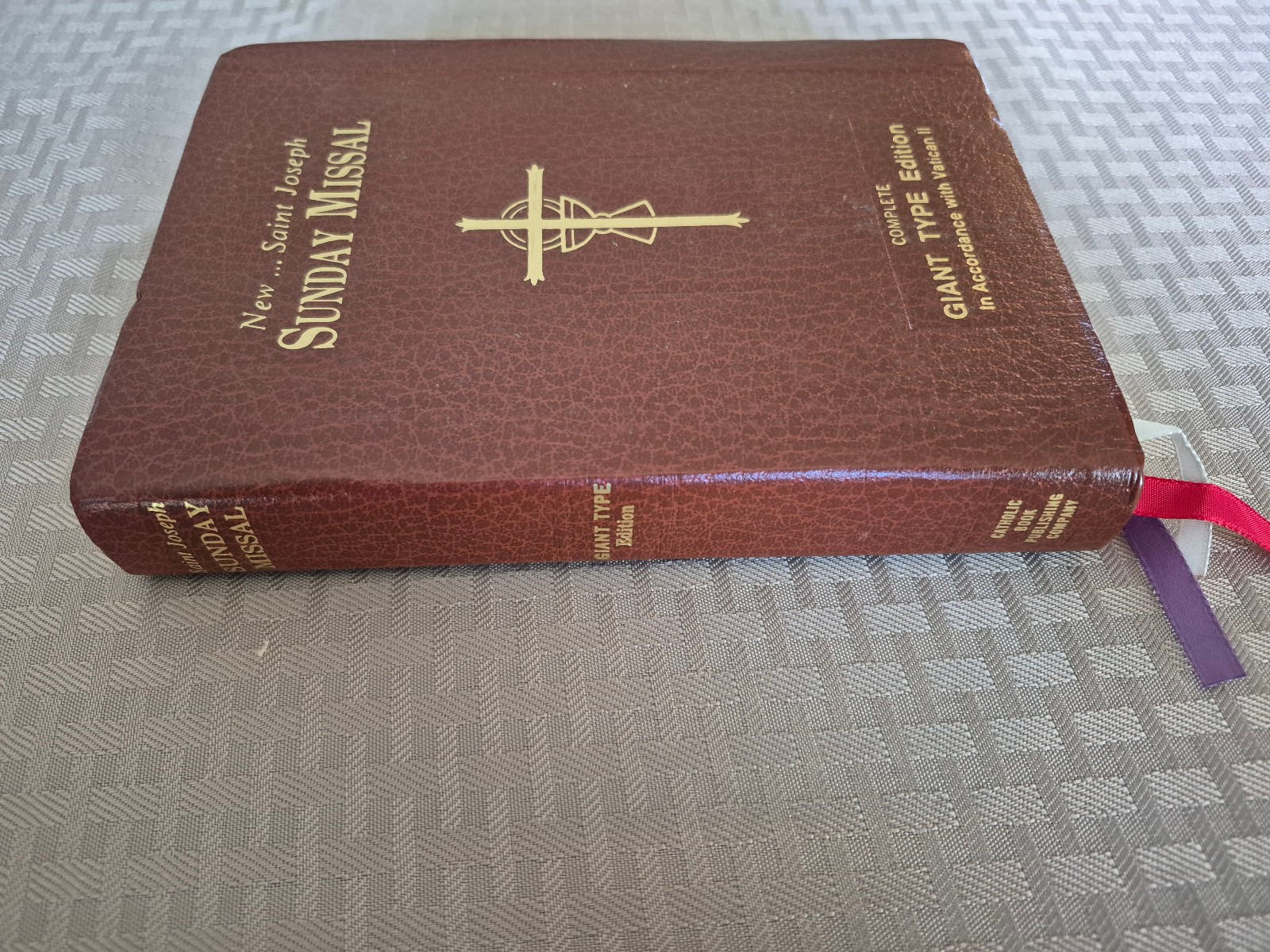 New Saint Joseph Sunday Missal Complete Giant Type Edition 1986 UNMARKED