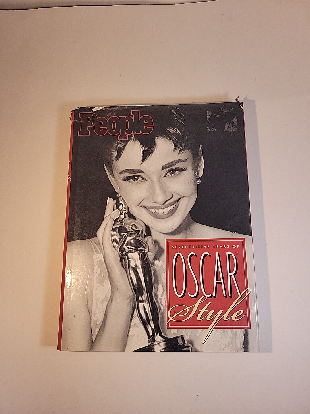 People – Seventy-Five Years of Oscar Style by People Magazine Editors (2003,…