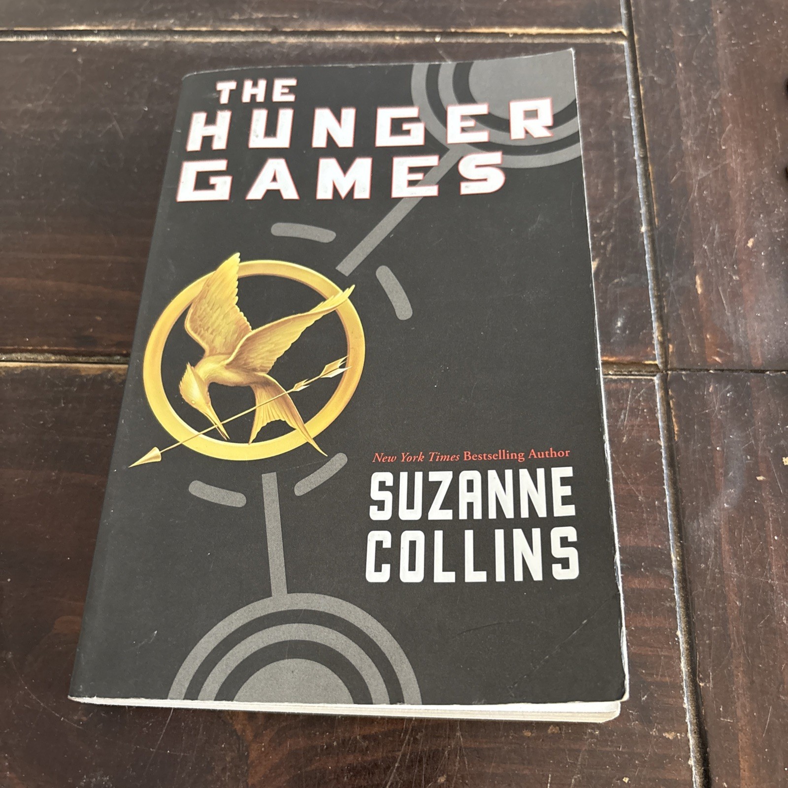 Hunger Games (Hunger Games, Book One) by Suzanne Collins (2010, Trade Paperback)