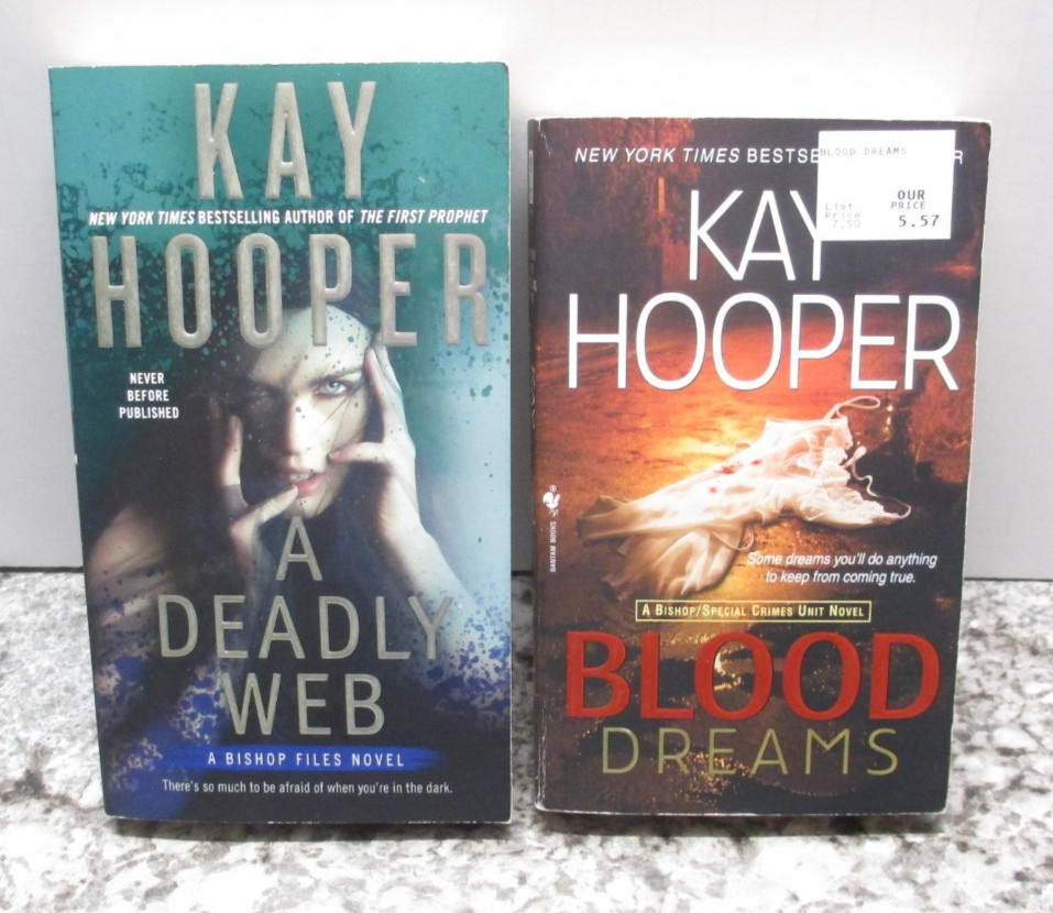 Blood Dreams / A Deadly Web – Kay Hooper – Paperback