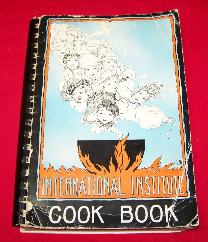 1946 International Institute Cook Book Lawrence MA Italian Polish Russian more