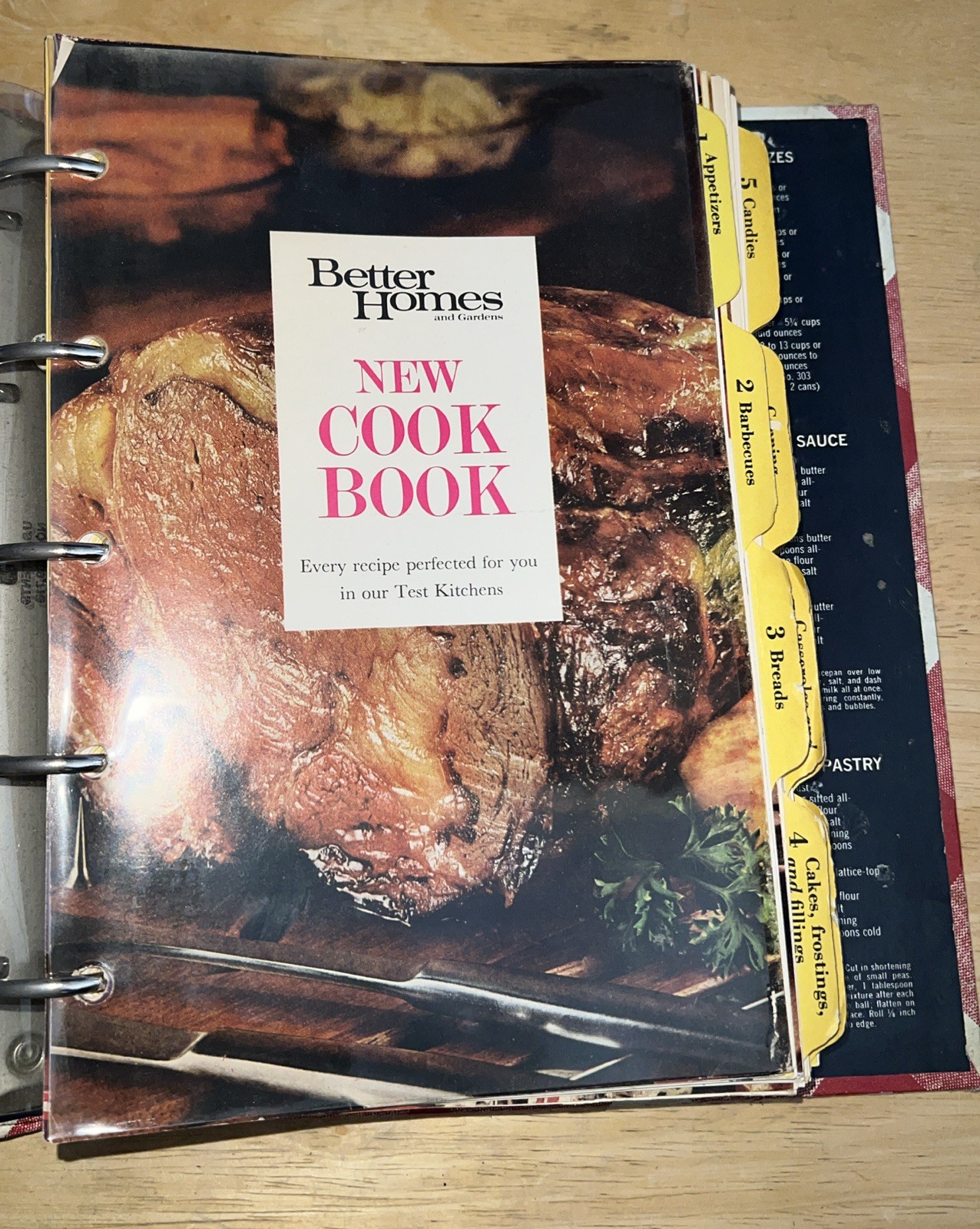 Vntg 1970 Better Homes & Gardens The New Cook Book,5 Ring Binder, Meredith Press