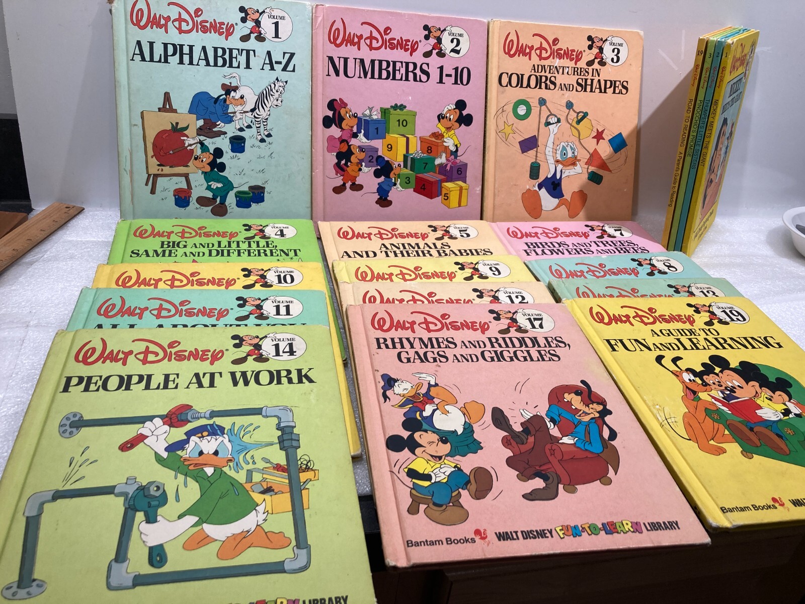 Walt Disney Fun to Learn 15 Books Lot Bantam 1983 & 1986 Fun to Read 4 Books