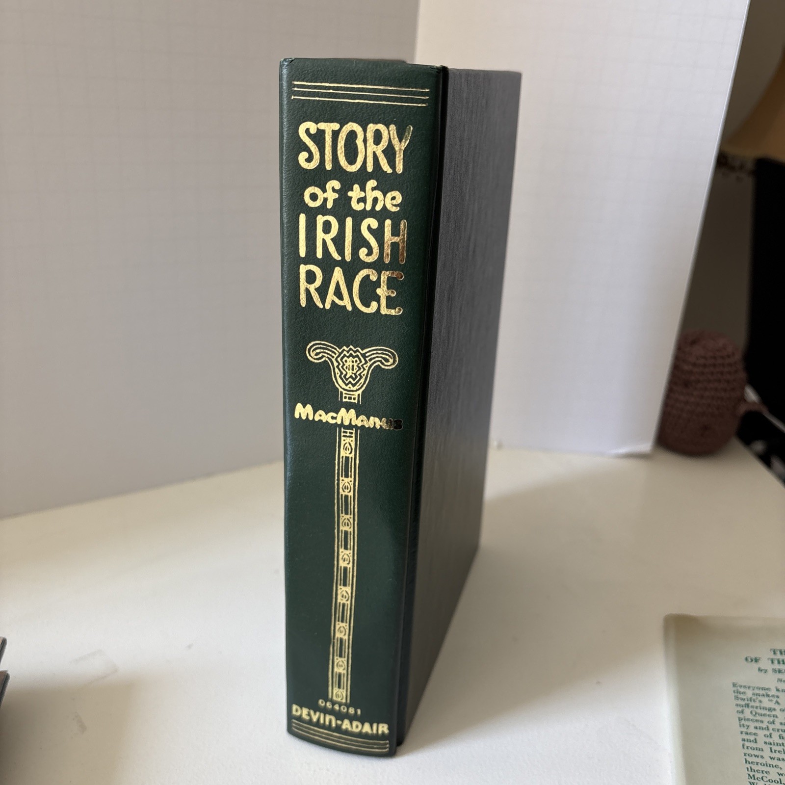 The Story of the Irish Race by Seumas MacManus – Hardcover, 35th Printing, 1981
