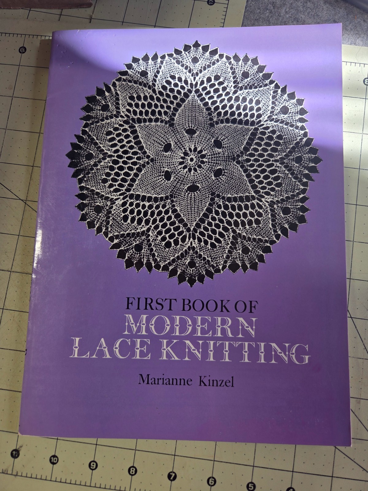 First Book of Modern Lace Knitting by Marianne Kinzel (1972, Trade Paperback)