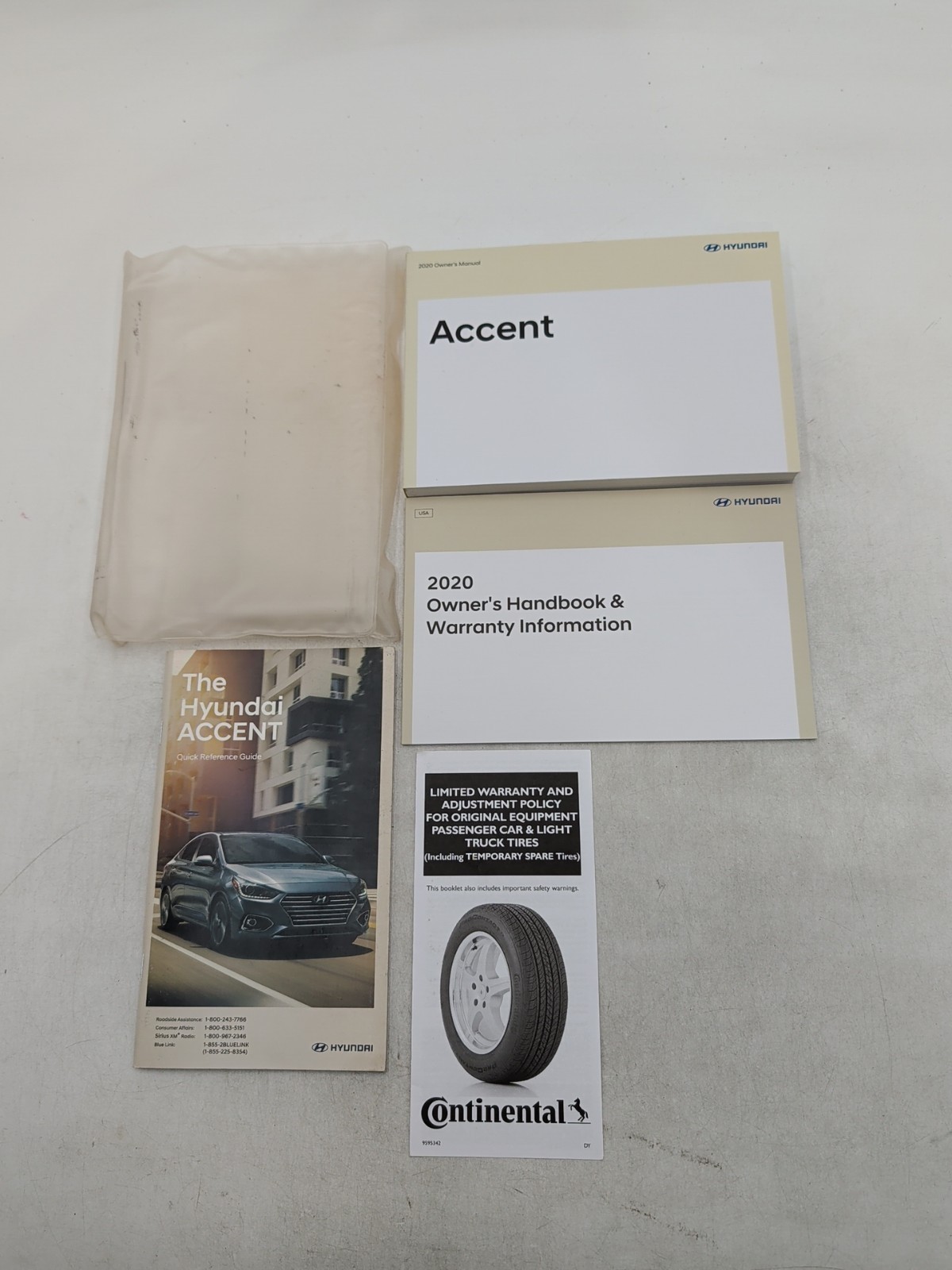 2014 Hyundai Accent Owners Manual With Warranty And Case Free Shipping