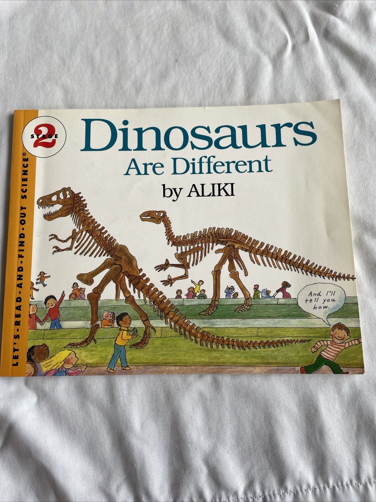 Dinosaurs Are Different (Let’s-Read-and-Find-Out Science 2) – Paperback