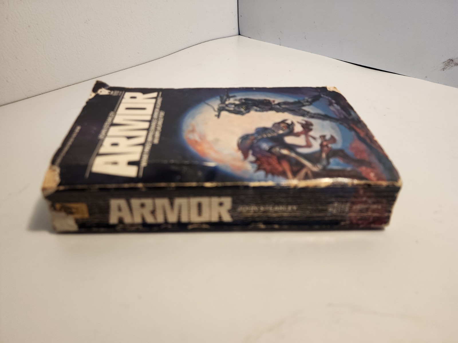 Armor by John Steakley (1984 Trade Paperback) 1st Printing.Acceptable Condition