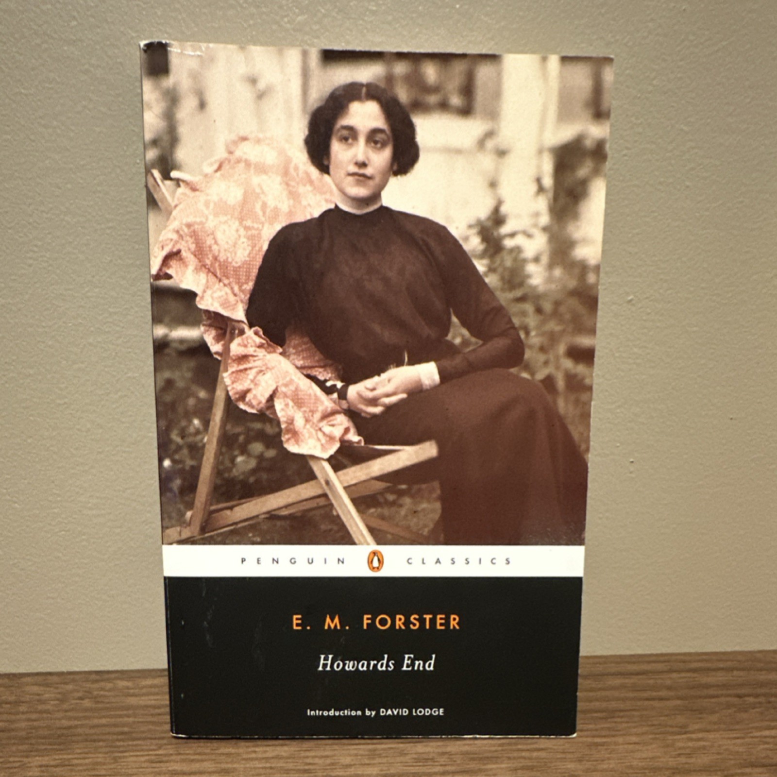 E. M. Forster Howards End Paperback Penguin Classics Fiction Literary