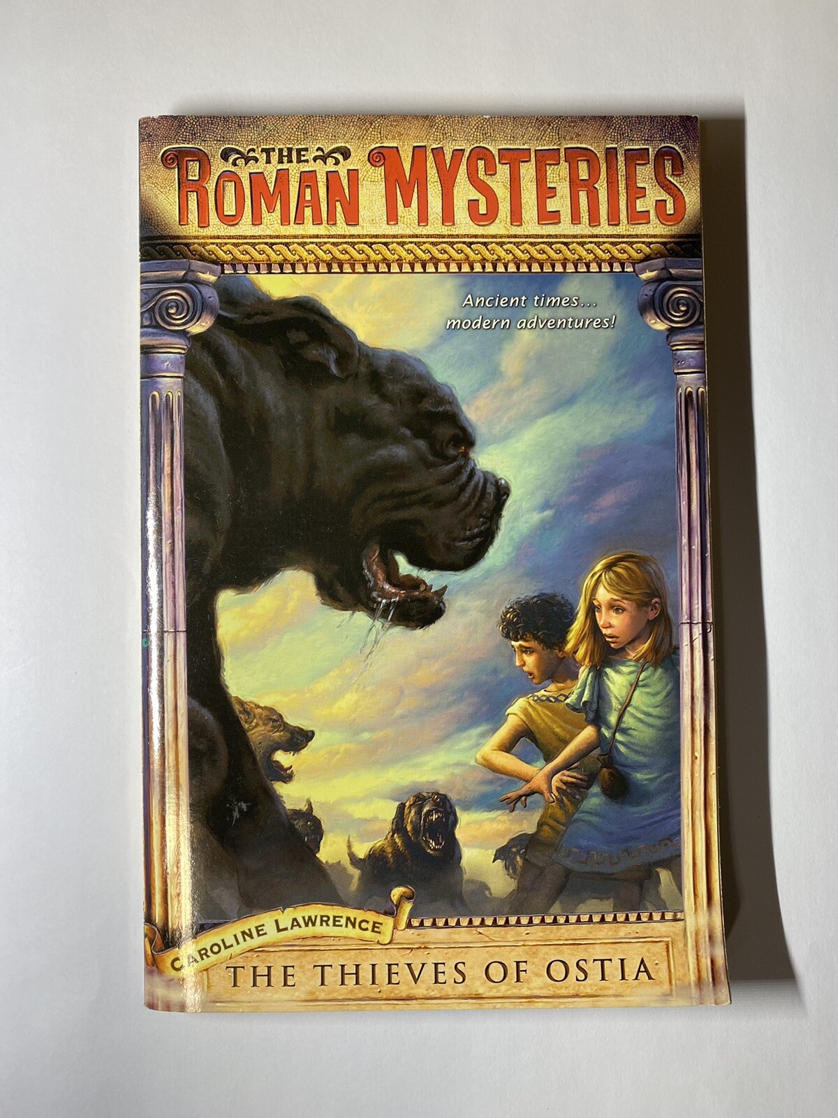 The Roman Mysteries. The Thieves of Ostia. By: Caroline Lawrence. (Paperback).