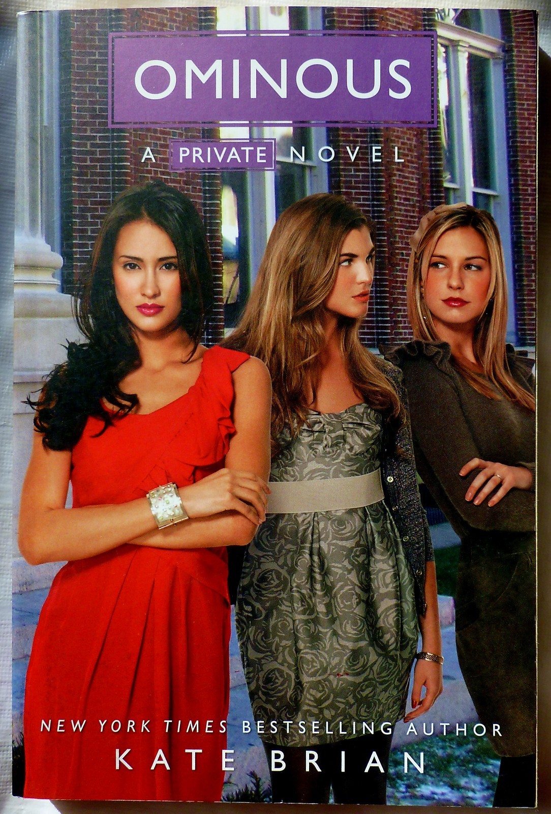 NEW PAPERBACK BOOK “OMINOUS” A PRIVATE NOVEL – #13 IN THE SERIES – BY KATE BRIAN