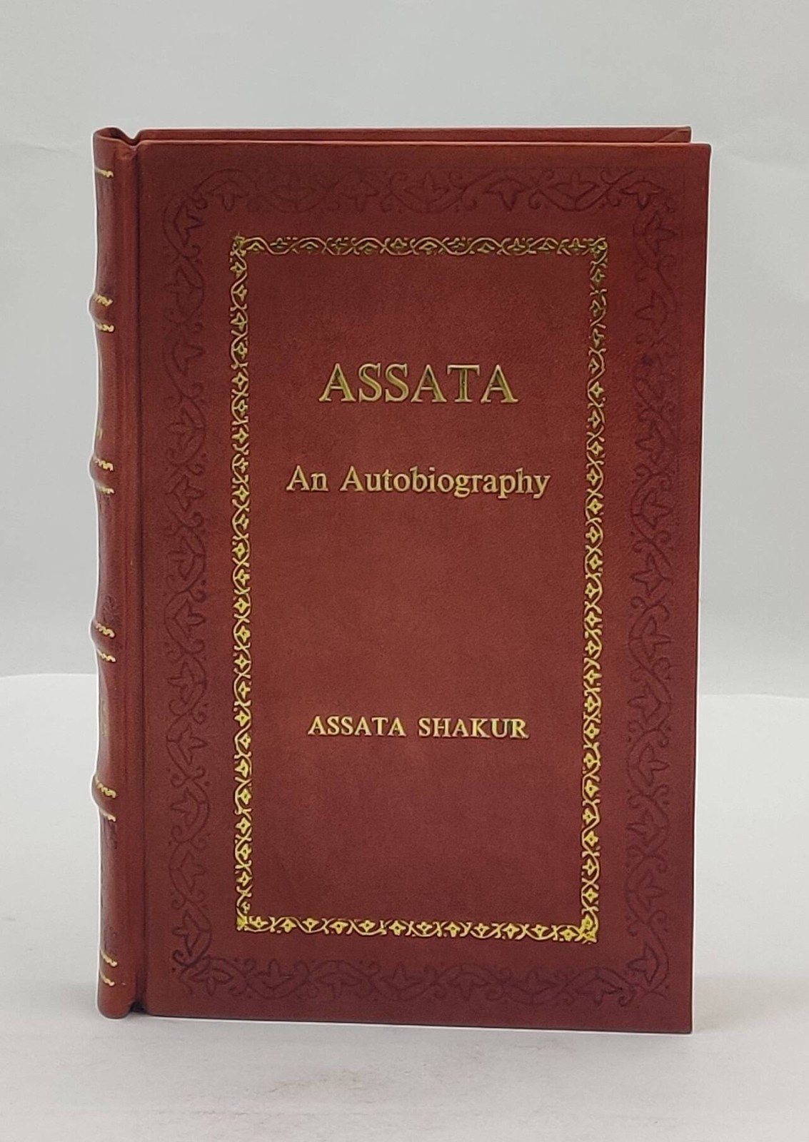 Assata: An Autobiography by Shakur, Assata [Royal Edition]