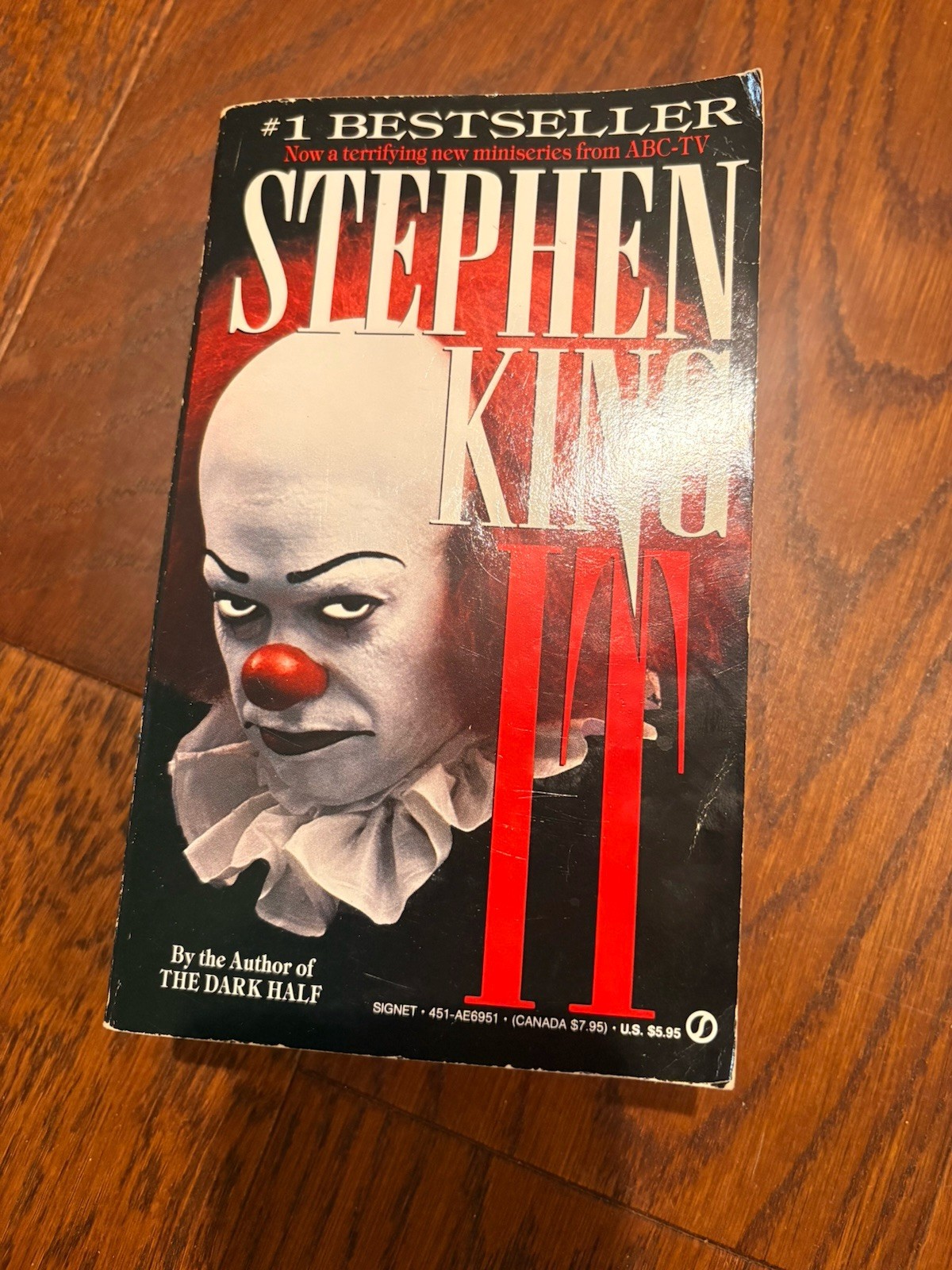 Stephen King IT Signet 1990 Edition Paperback Book Tim Curry Pennywise Cover