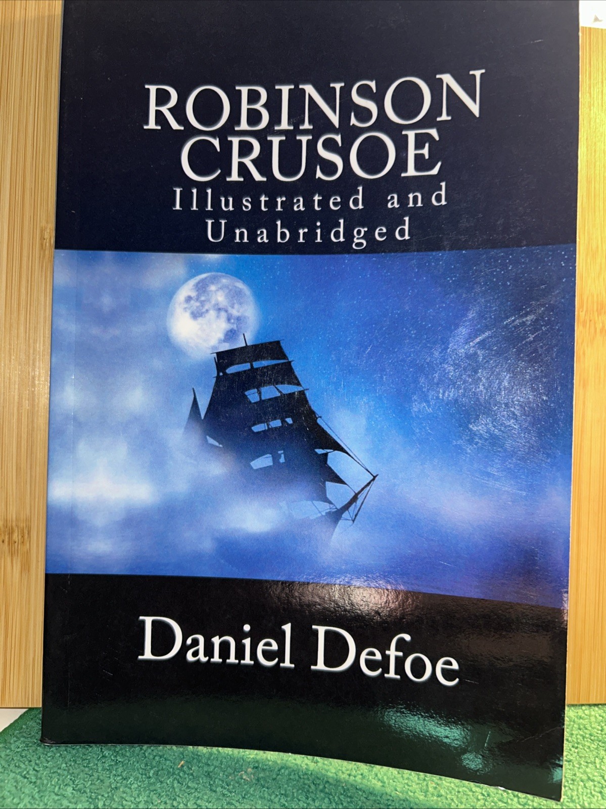 Robinson Crusoe Illustrated and Unabridged Daniel Defoe Paperback Classic Novel