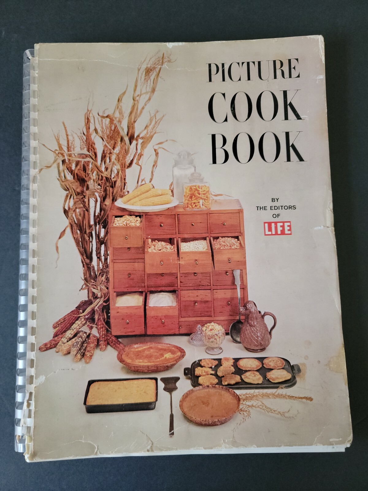 Vintage Pictures COOK BOOK by The Editors Of LIFE 292 PAGES FIRST PRINTING 1958