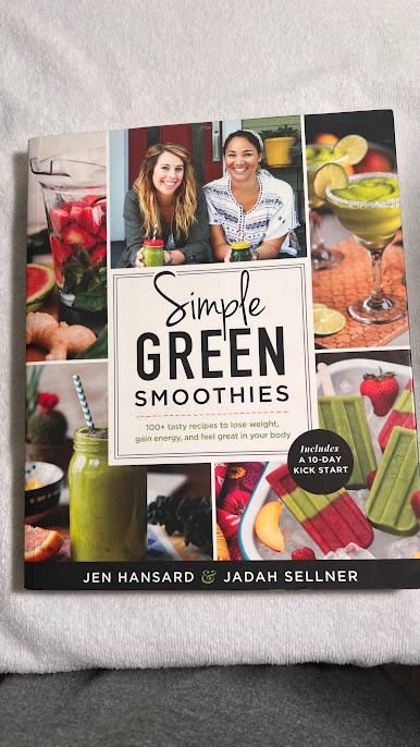 Simple Green Smoothies by Jen Hansard & Jadah Sellner • 100+ Healthy Recipes • L