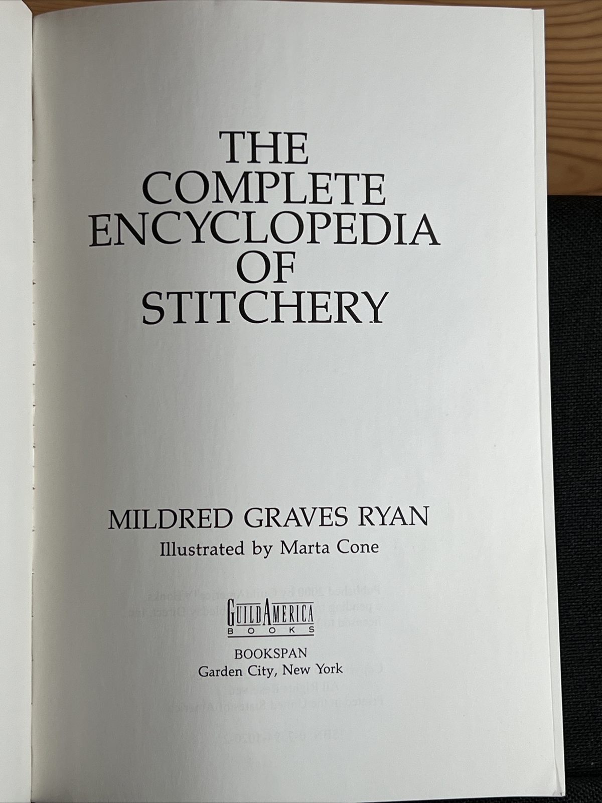 The Complete Encyclopedia of Stitchery by Mildred Graves Ryan (2000 PB)