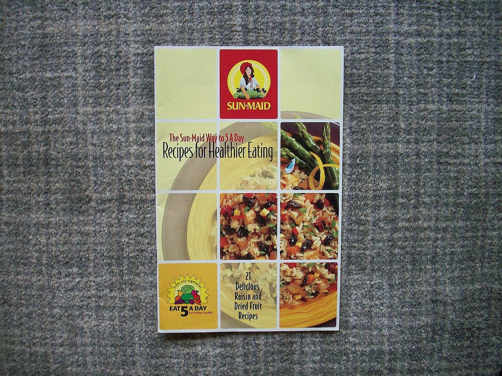 Sun-Maid Recipes for Healthier Eating booklet, circa 2002, 14 pages