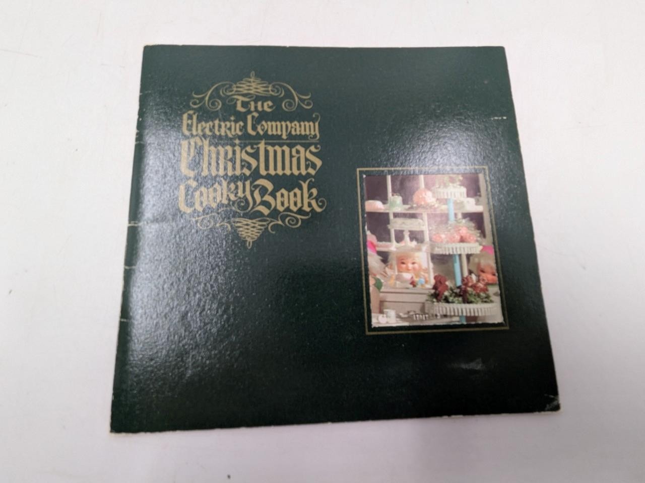 1966 WE Energies Cookie Book Wisconsin Electric Christmas Cooky Recipe Book B