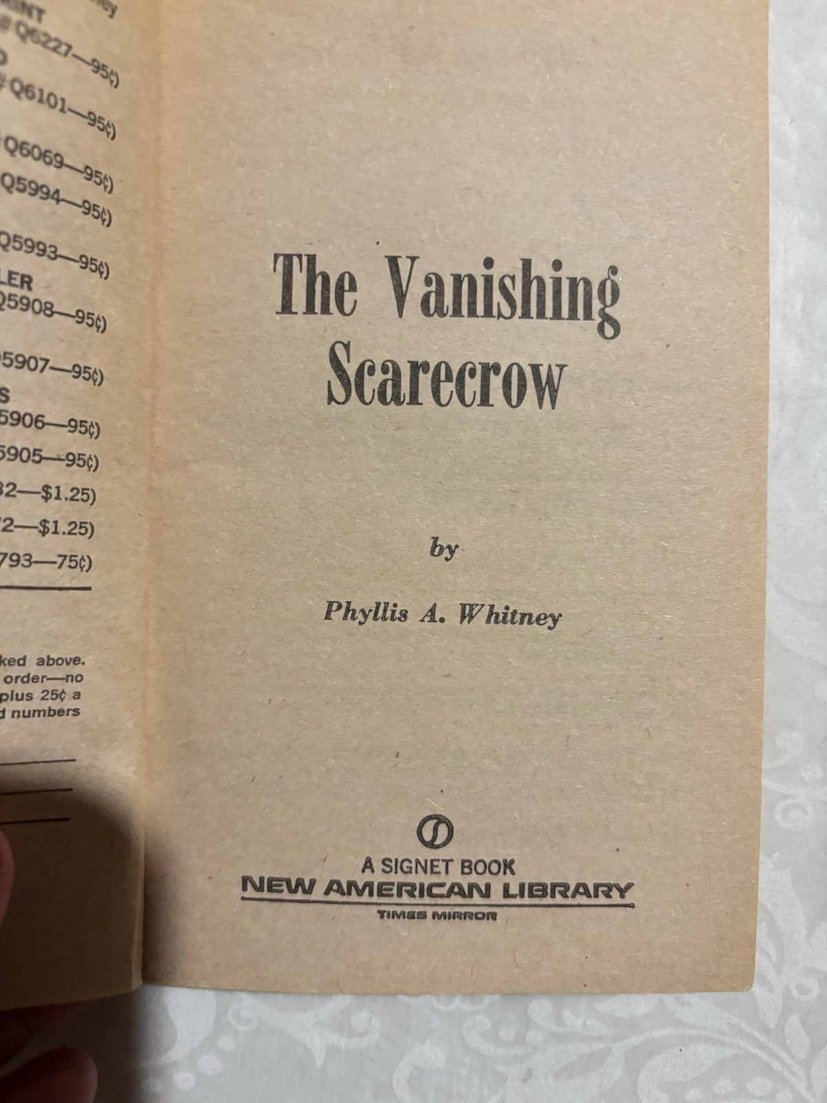 Phyllis A. Whitney The Vanishing Scarecrow, Mystery, Paperback, Illustrated