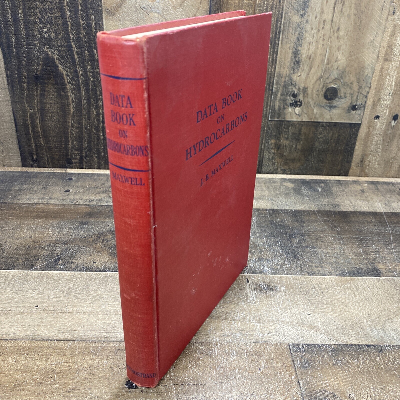 Data Book on Hydrocarbons Application to process Engineering. Maxwell 1950