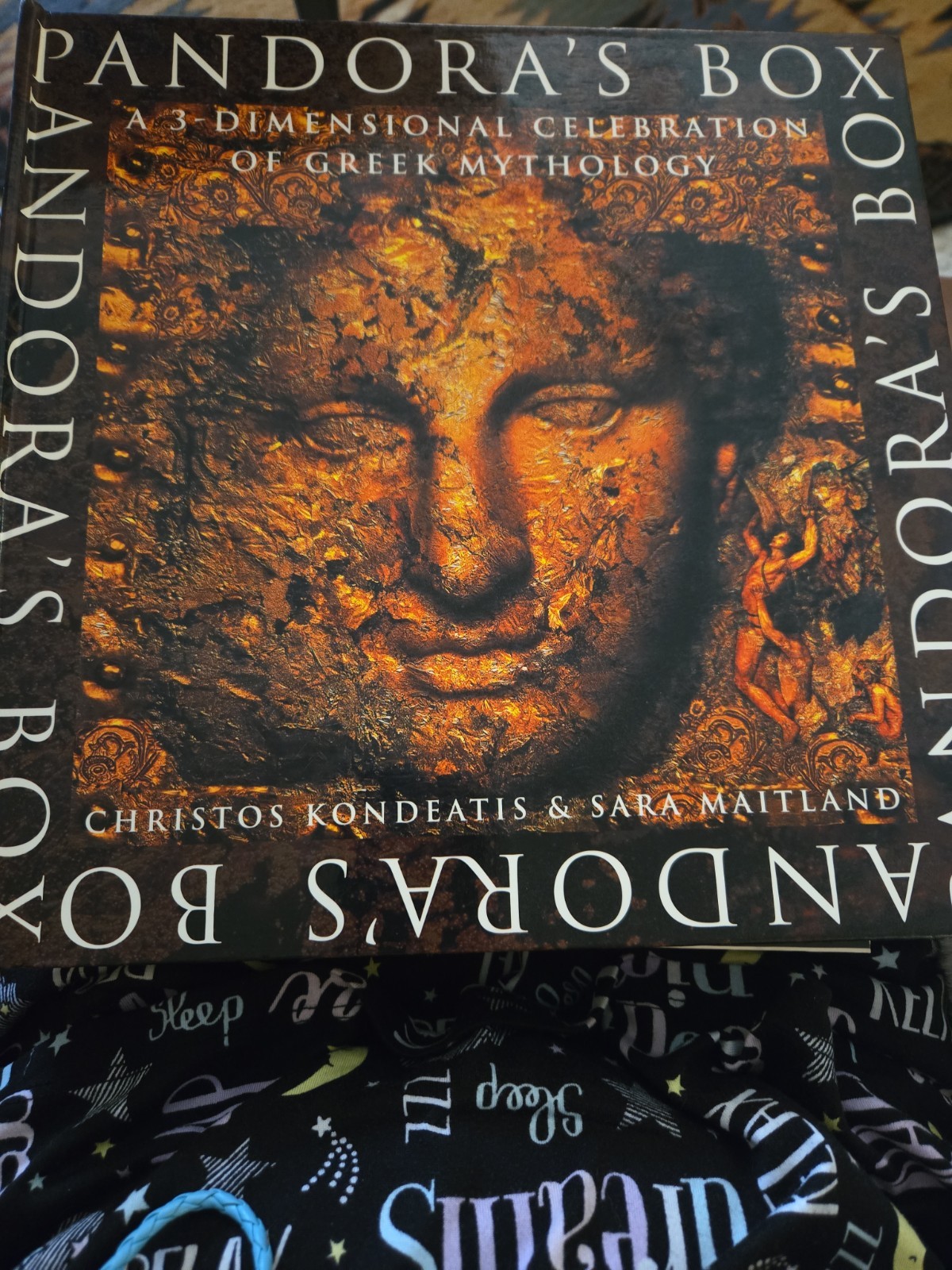Pandora’s Box : A Three-Dimensional Celebration of the Mythology Pop Up Book